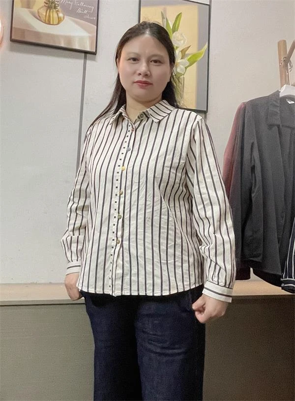 女士新款时尚休闲条纹衬衣宽松显瘦竖条纹翻领长袖百搭衬衫