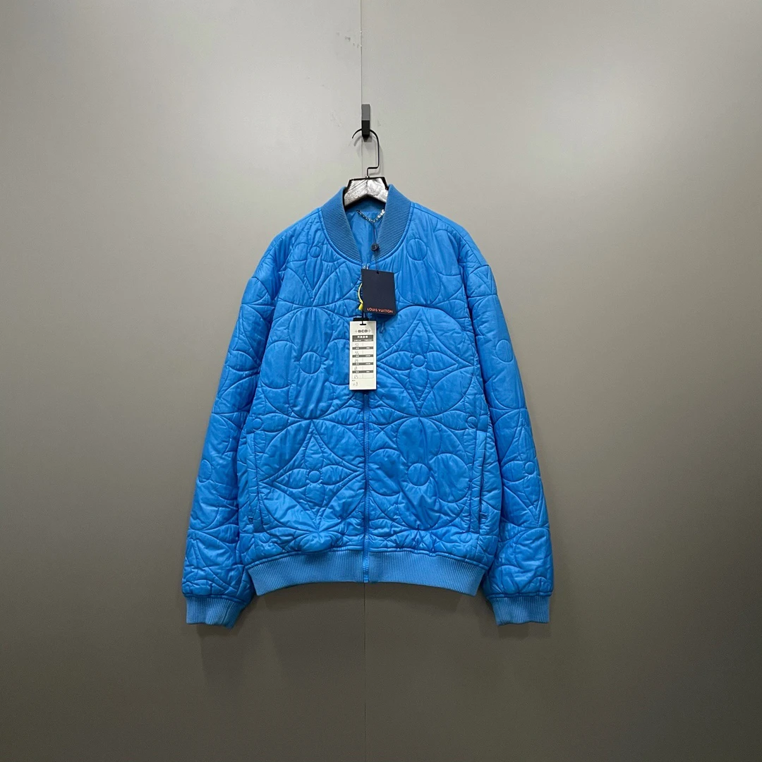 95新 LouisVuitton/路易威登 q314 压纹三花棉服 52码 /bc007071