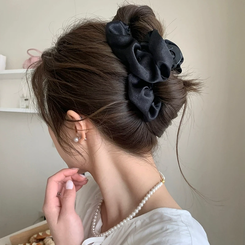 春夏韩系缎面褶皱云朵抓夹女气质优雅鲨鱼夹韩版简约发卡发饰
