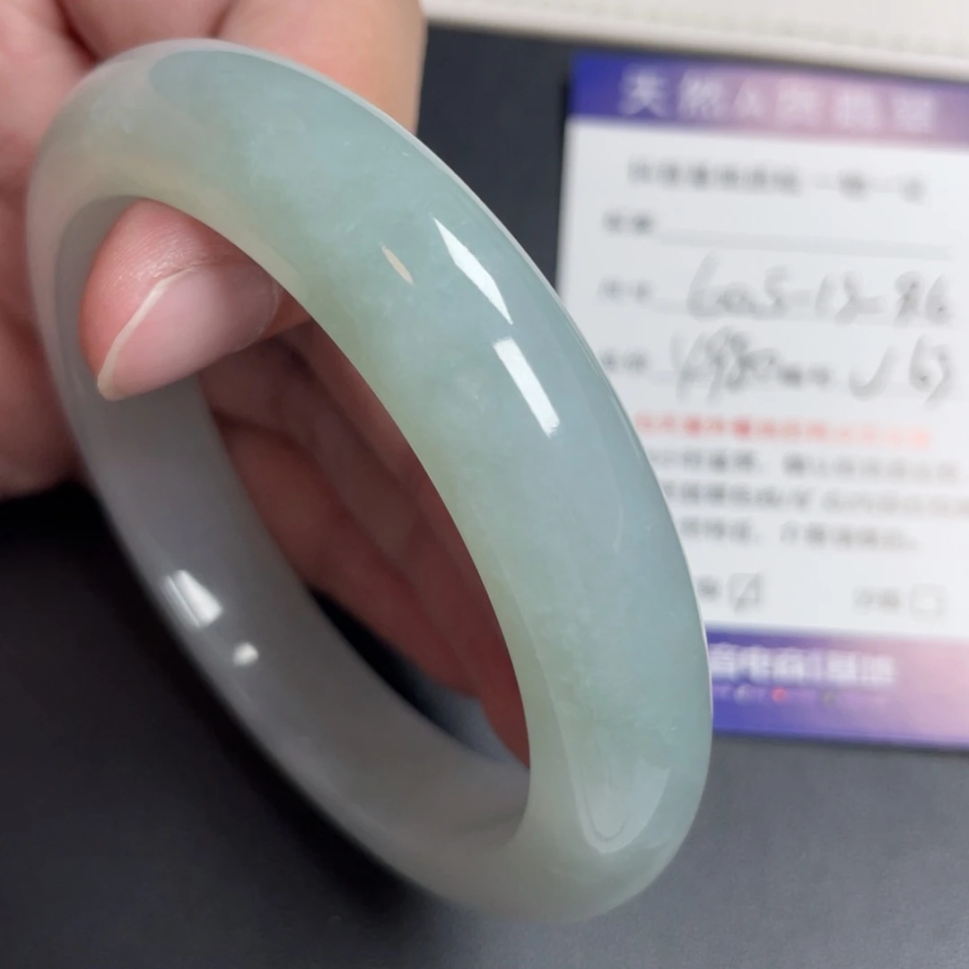 翡翠未镶嵌手镯翡翠