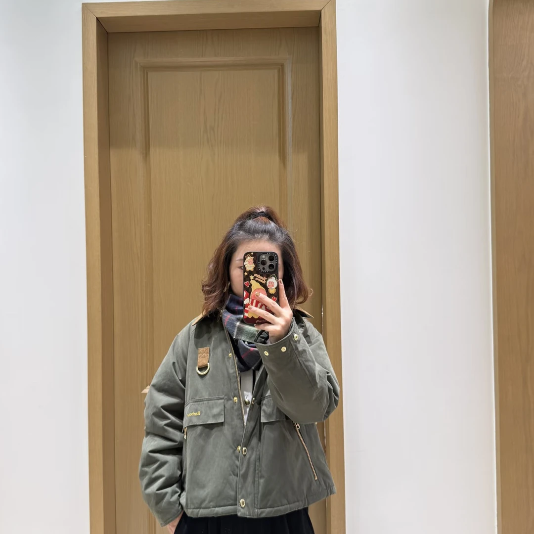 “巴恩格调”冬季短款拼接翻领撞色棉服