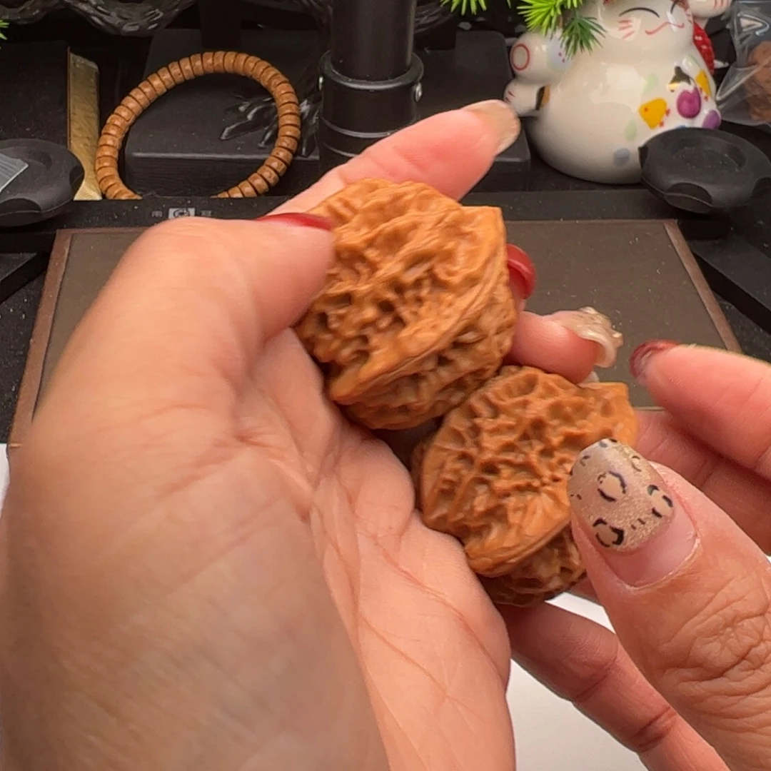 文玩核桃吊坠滢大龙35