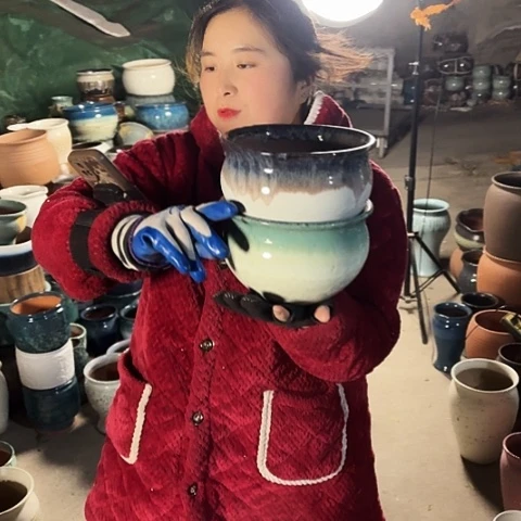 口19高12瑕疵盆子。
