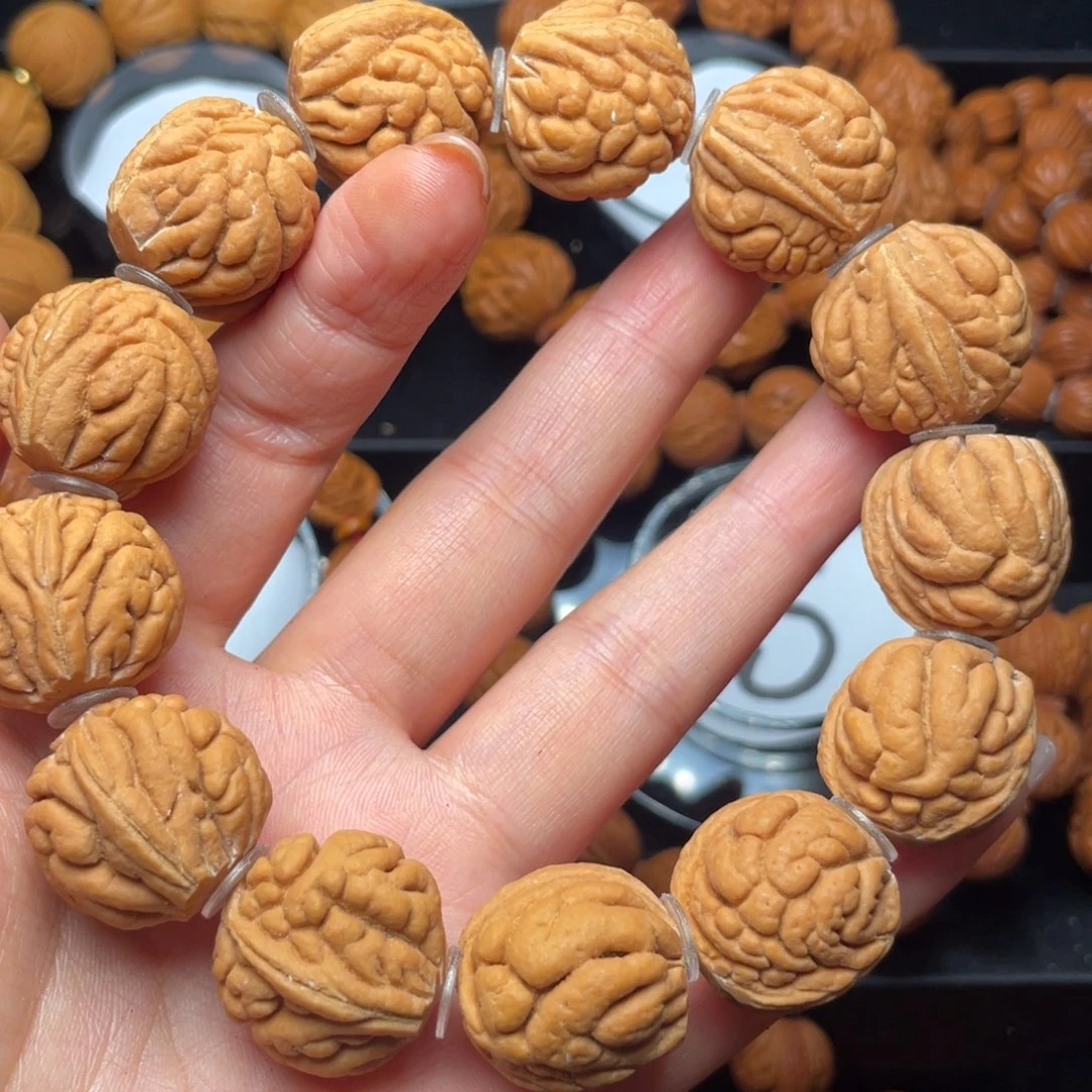 桃核吊坠红红火火