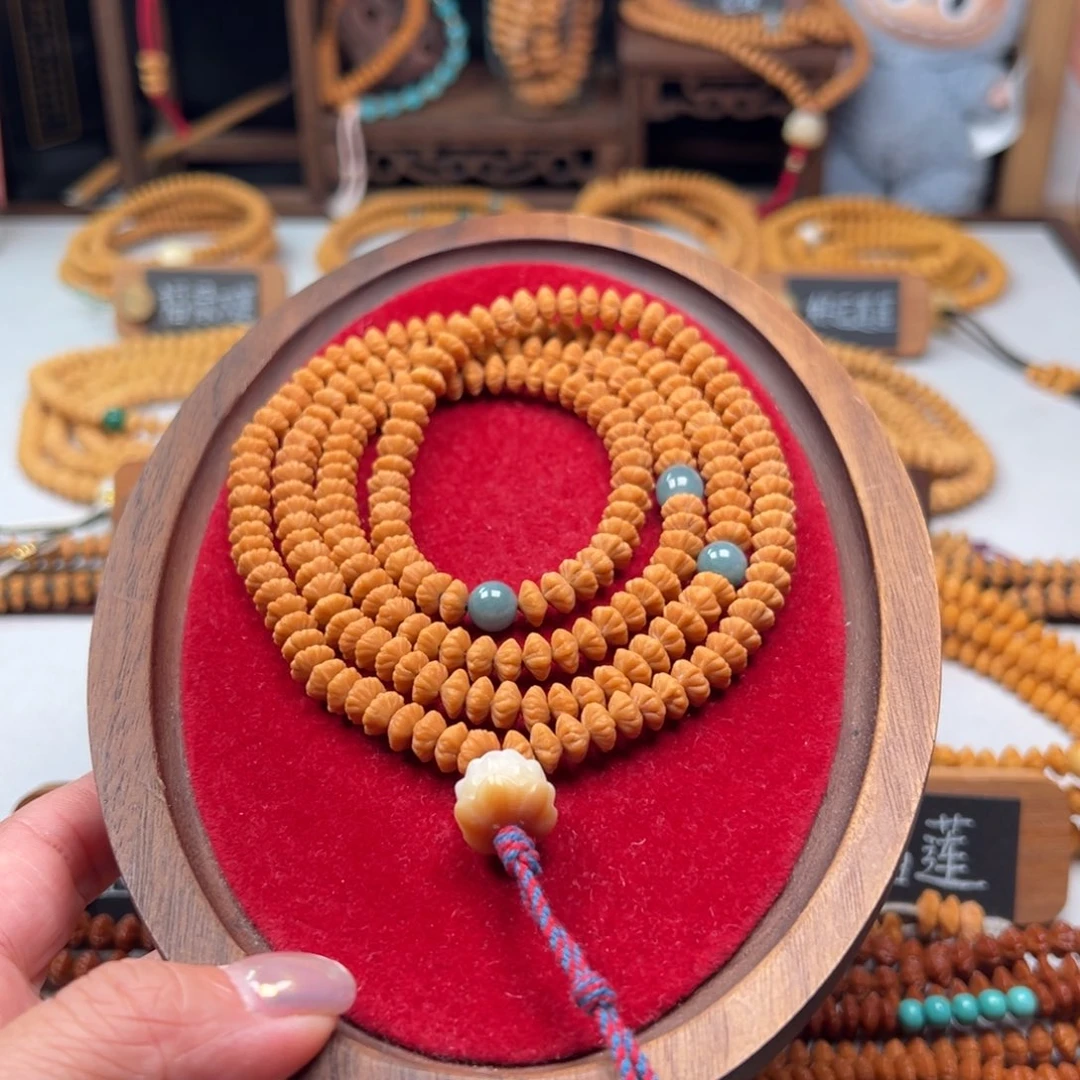 孙***悦吊坠莲花菩提玉化满肉双莲