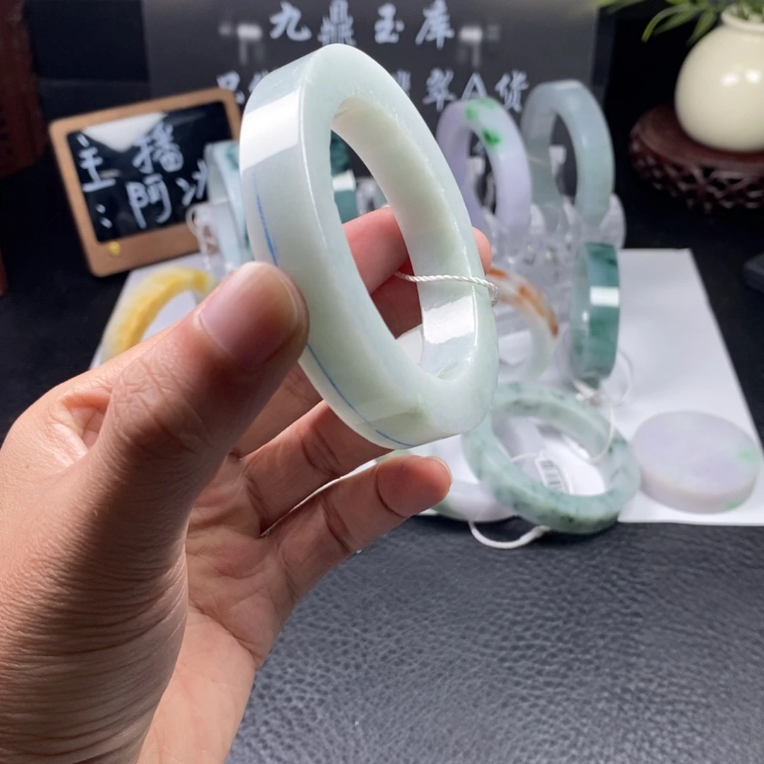 未镶嵌手镯定制翡翠