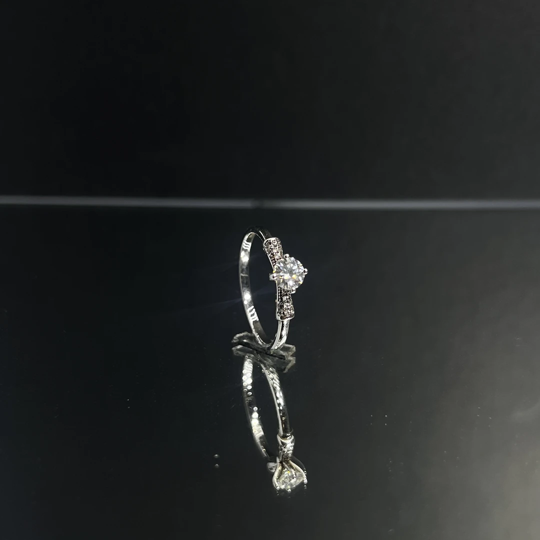 【欧阳甄选】【带包装】【Q】 蝴蝶结50分戒指