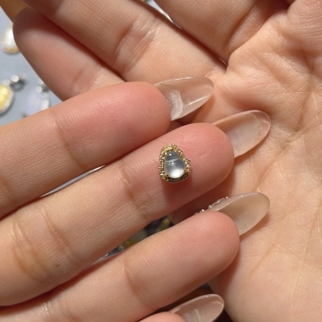 【闪购商品】翡翠18K金镶嵌颈饰