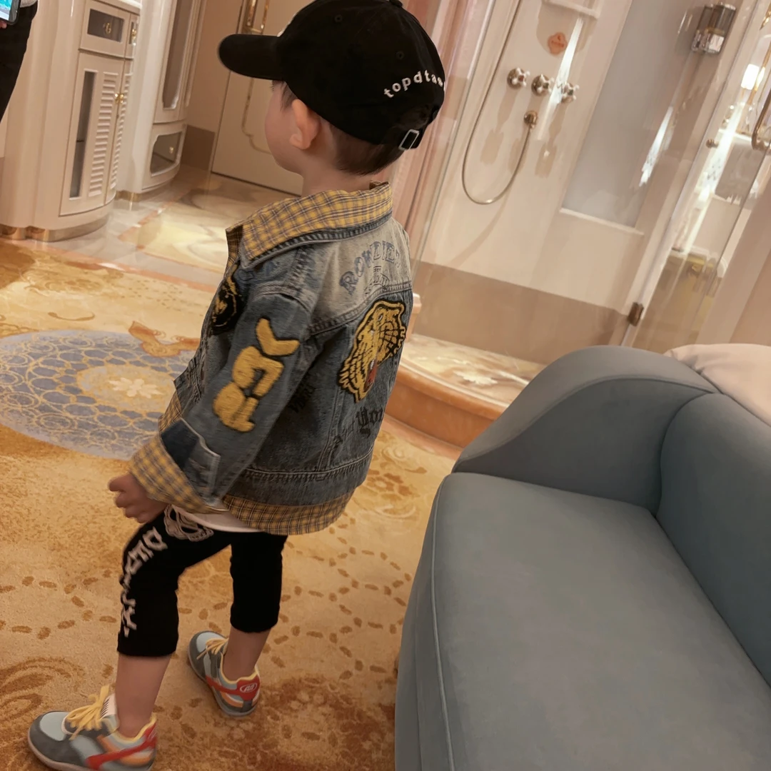 濮六六童装 男女童日系高定中古老虎头毛巾绣大贴布牛仔短外套