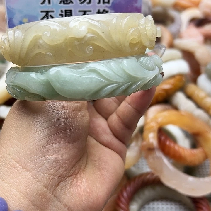 未镶嵌手镯石英岩玉