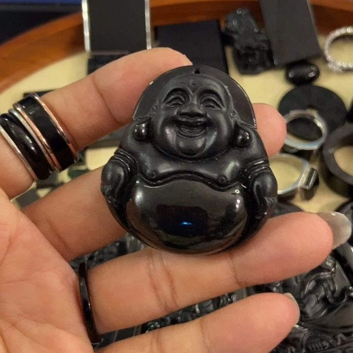 翡翠颈饰未镶嵌墨翠佛公