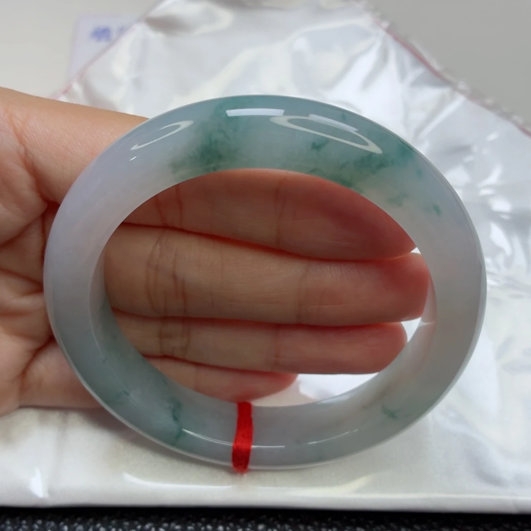 翡翠未镶嵌手镯老坑56圈淡底蕴飘花026