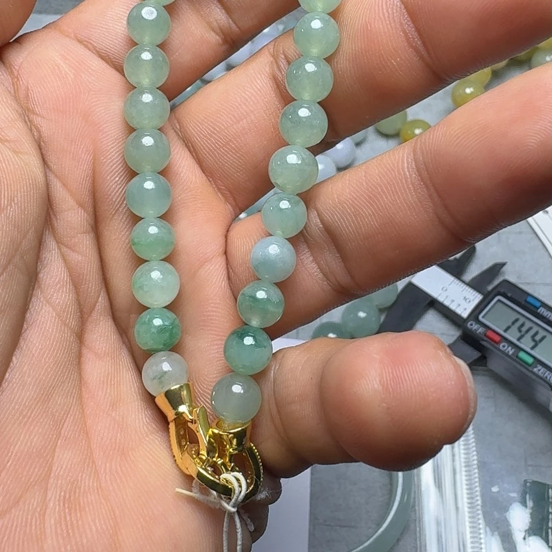 定制翡翠未镶嵌手串