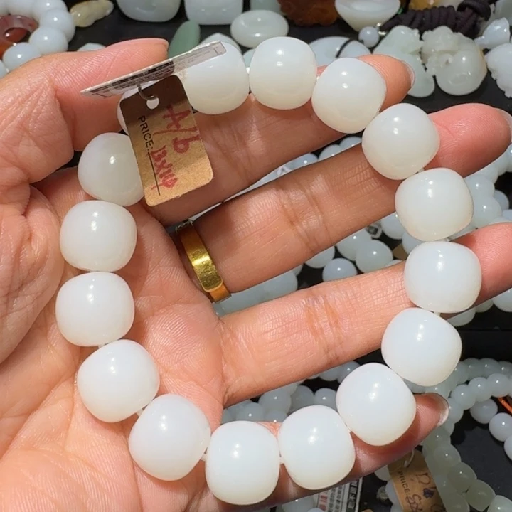 K***龙和田玉（糖玉）未镶嵌挂件