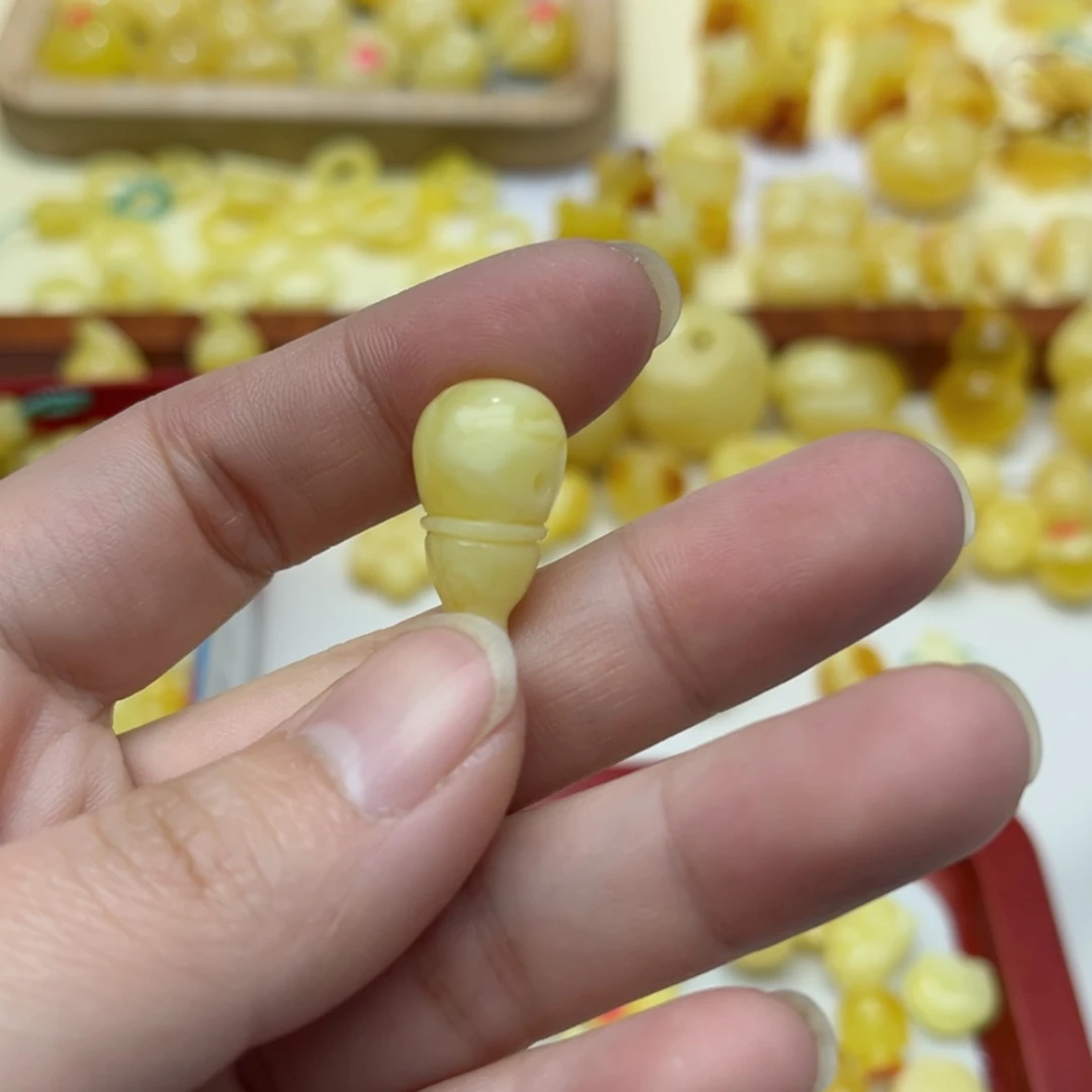 【闪购商品】蜜蜡裸石未镶嵌配饰