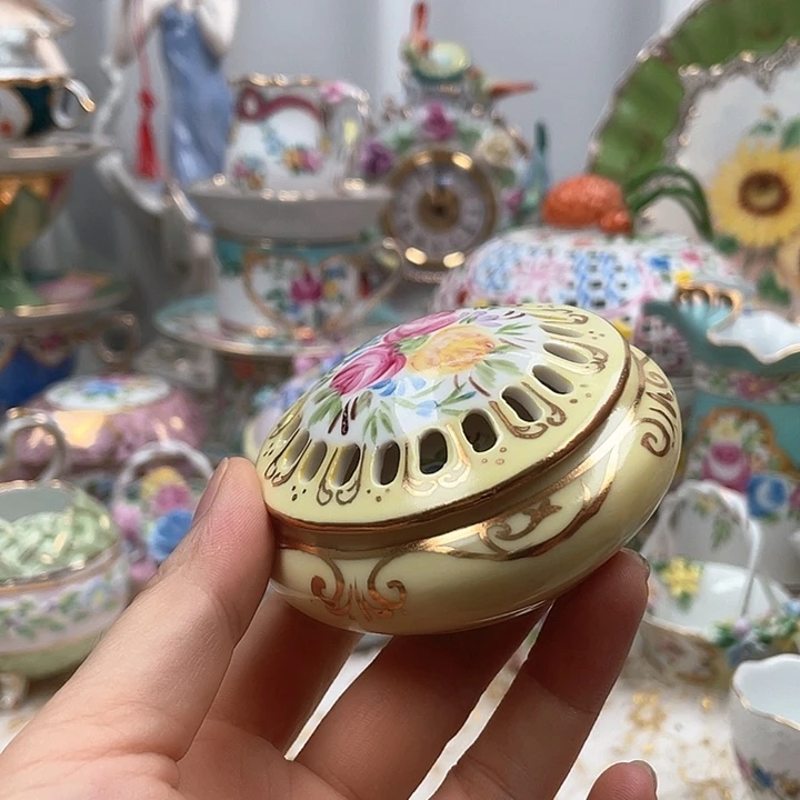 杯碟陶瓷摆件陶瓷