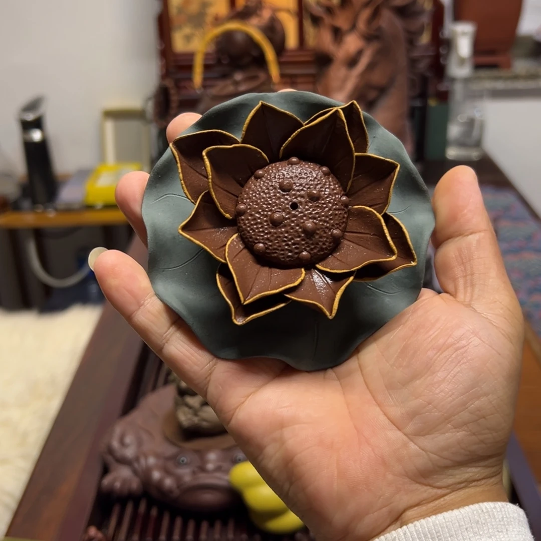 评***功紫砂茶宠紫砂茶宠摆件。