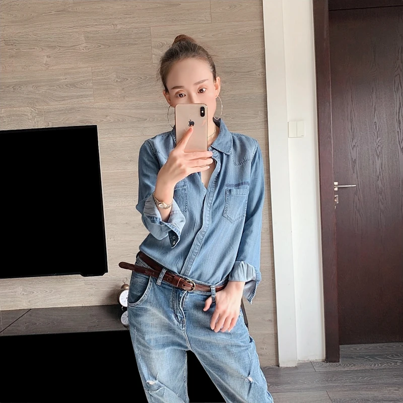 欧美显瘦天丝牛仔衬衫女春秋新款暗门襟垂感柔软修身长袖打底衬衣