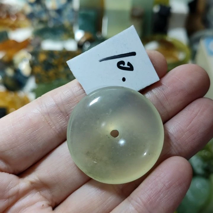 岫玉未镶嵌平安扣