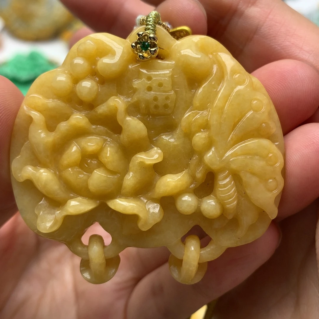 翡翠未镶嵌颈饰翡翠