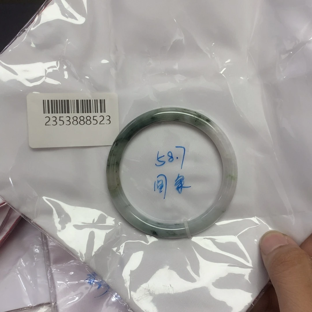 翡翠未镶嵌手镯天然缅甸翡翠