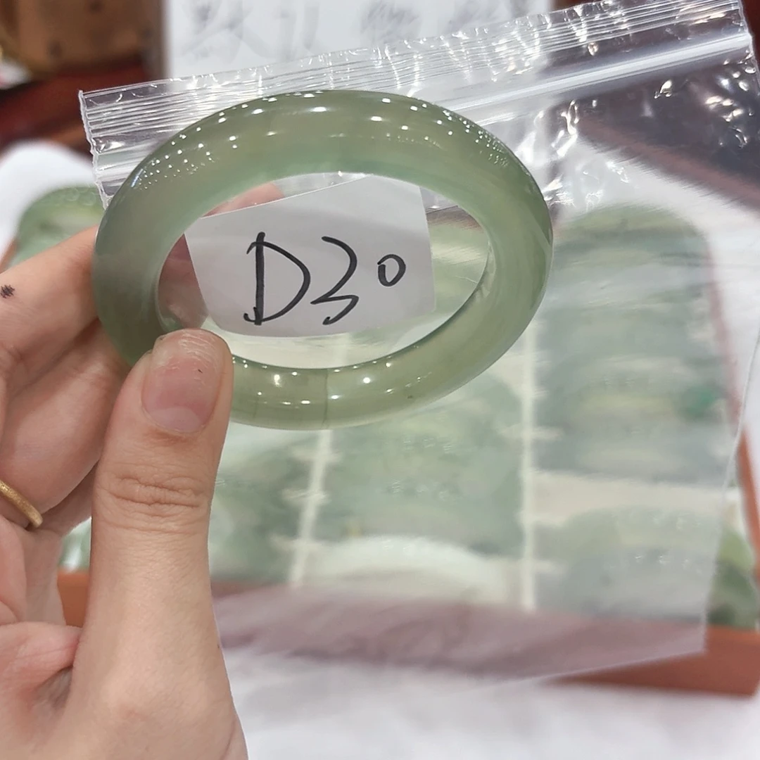 小***旺岫玉未镶嵌手镯111