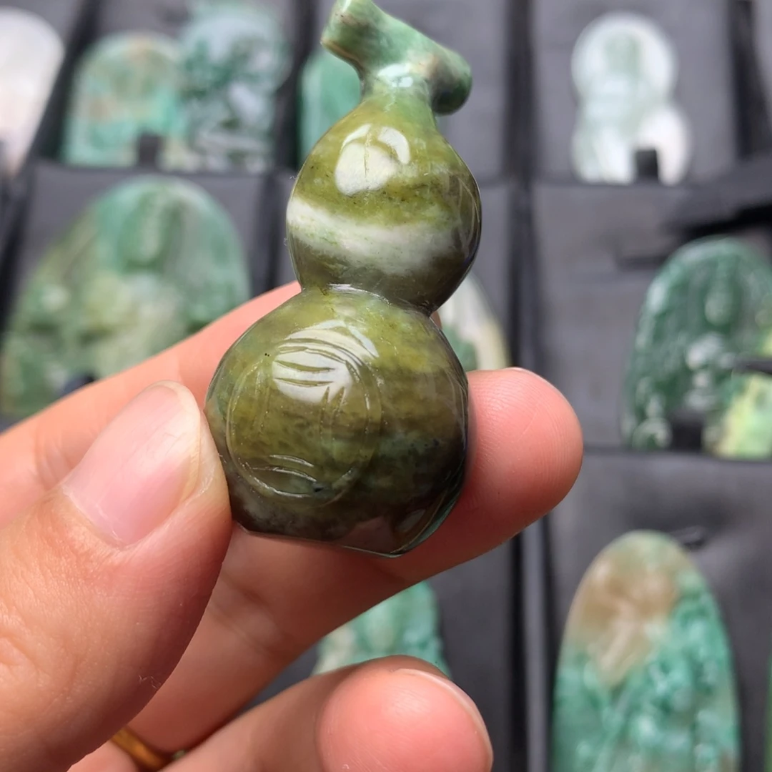 独山玉未镶嵌颈饰