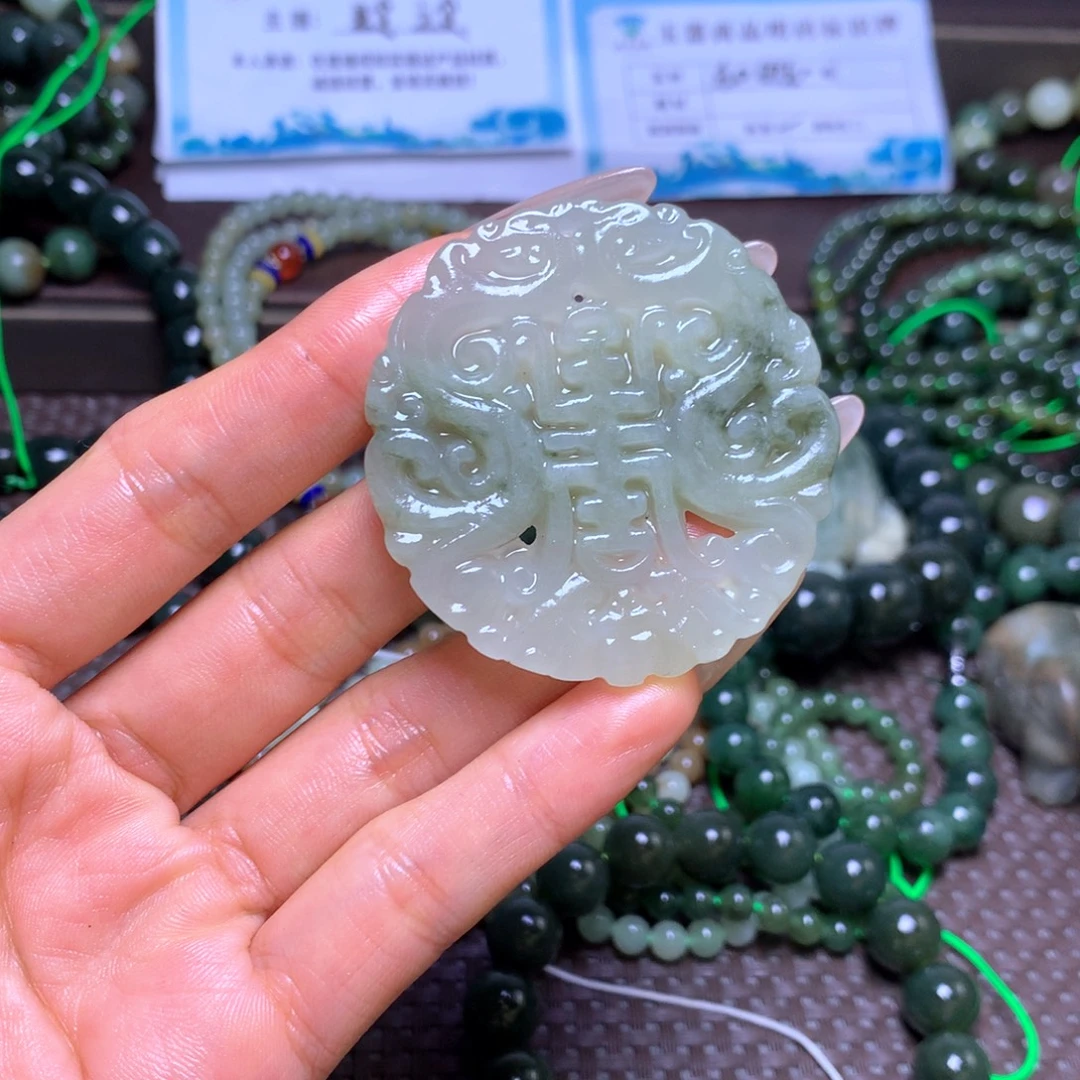 颈饰未镶嵌和田玉