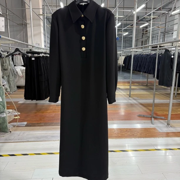 闪闪兒精选  25年新款 女士法式设计感连衣裙77006