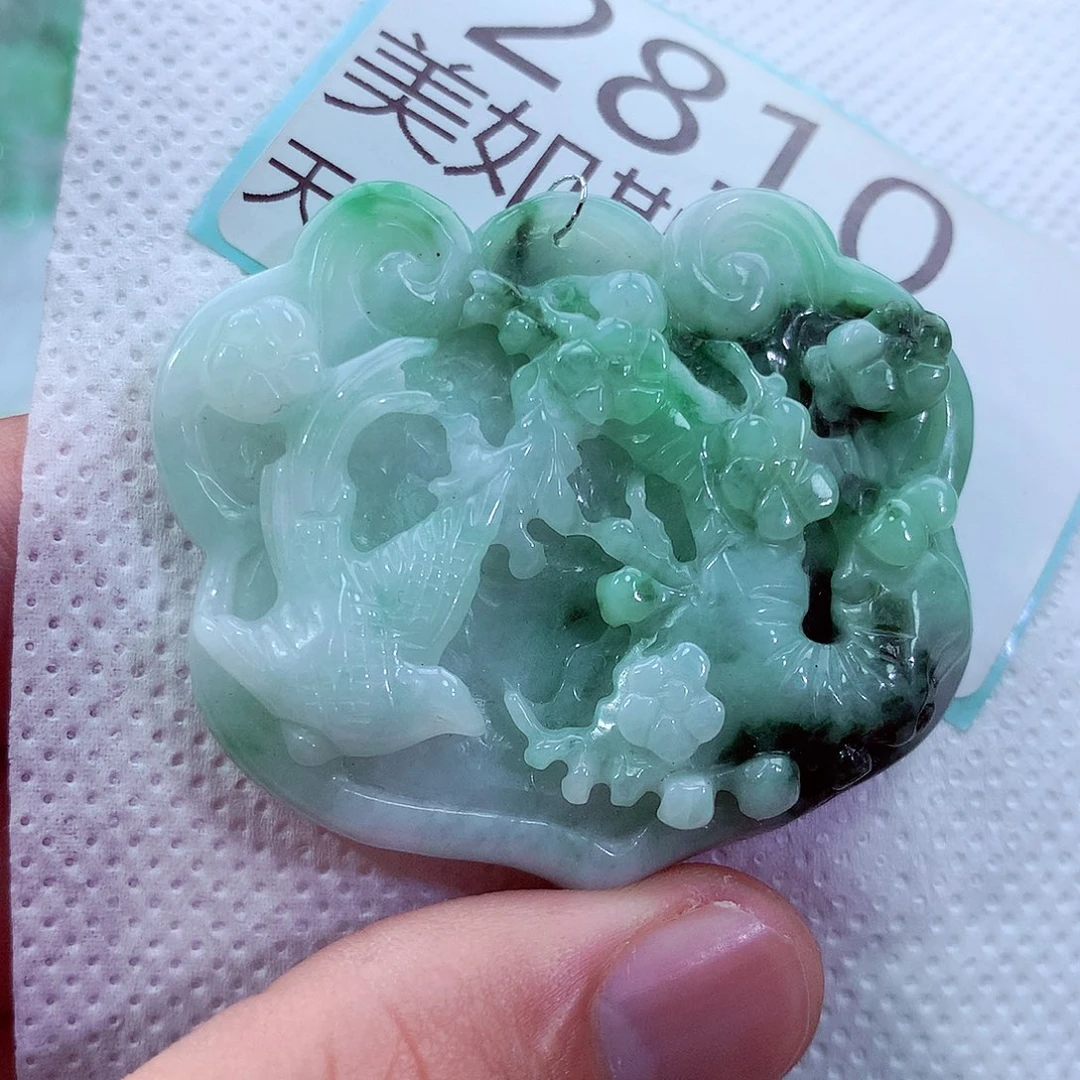 吊坠(不含链)未镶嵌翡翠