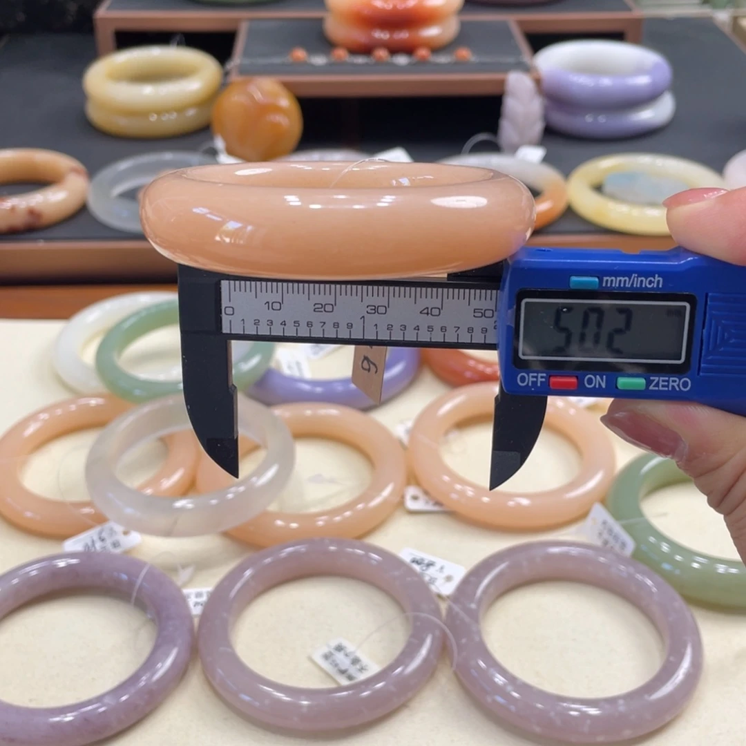 石英岩玉手镯未镶嵌