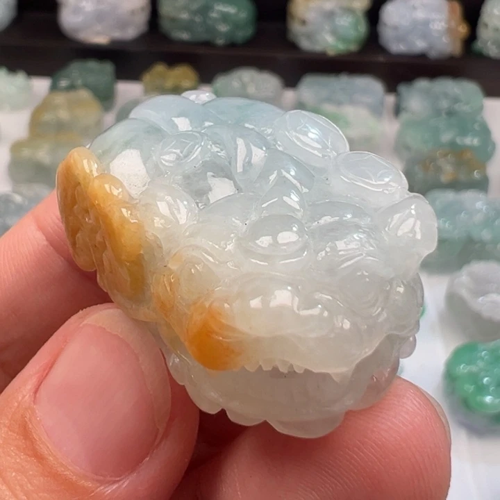 颈饰未镶嵌翡翠貔貅