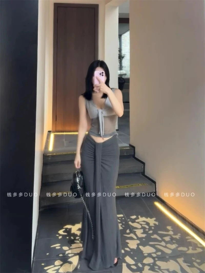 夏天巨好看的套装设计感挂脖飘带背心上衣高腰半身裙长裙两件套女