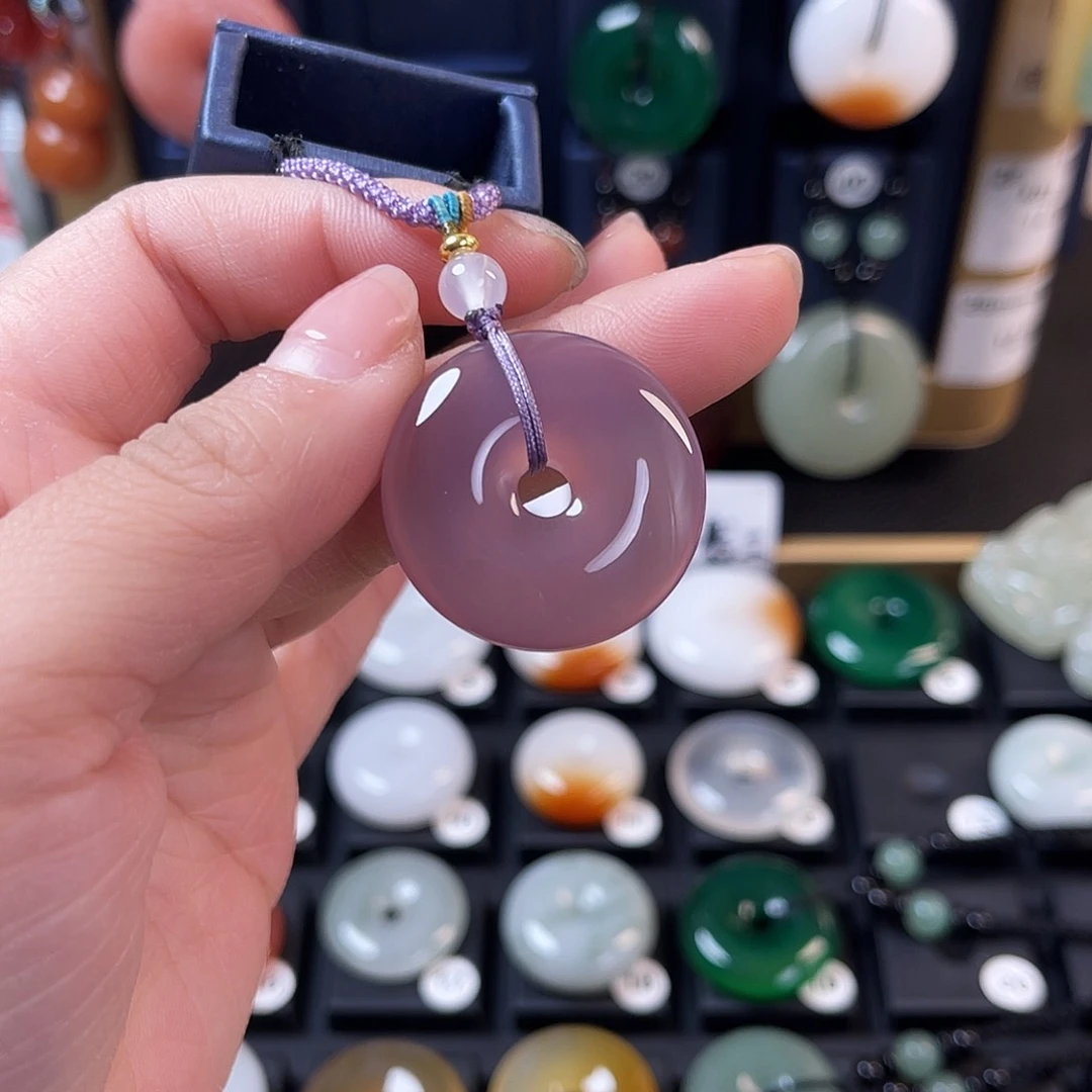 颈饰未镶嵌石英质玉炉****号