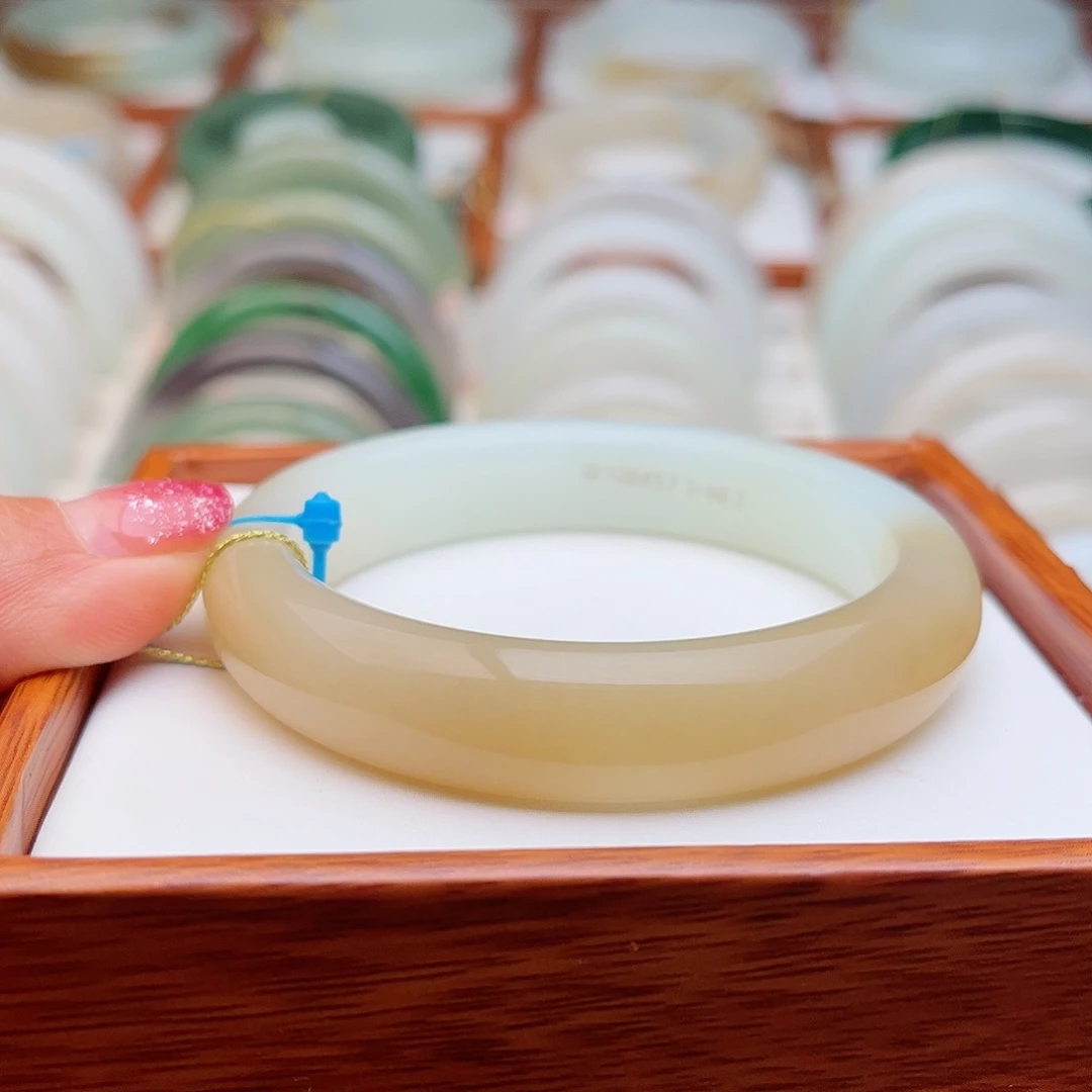 和田玉未镶嵌手镯54.8