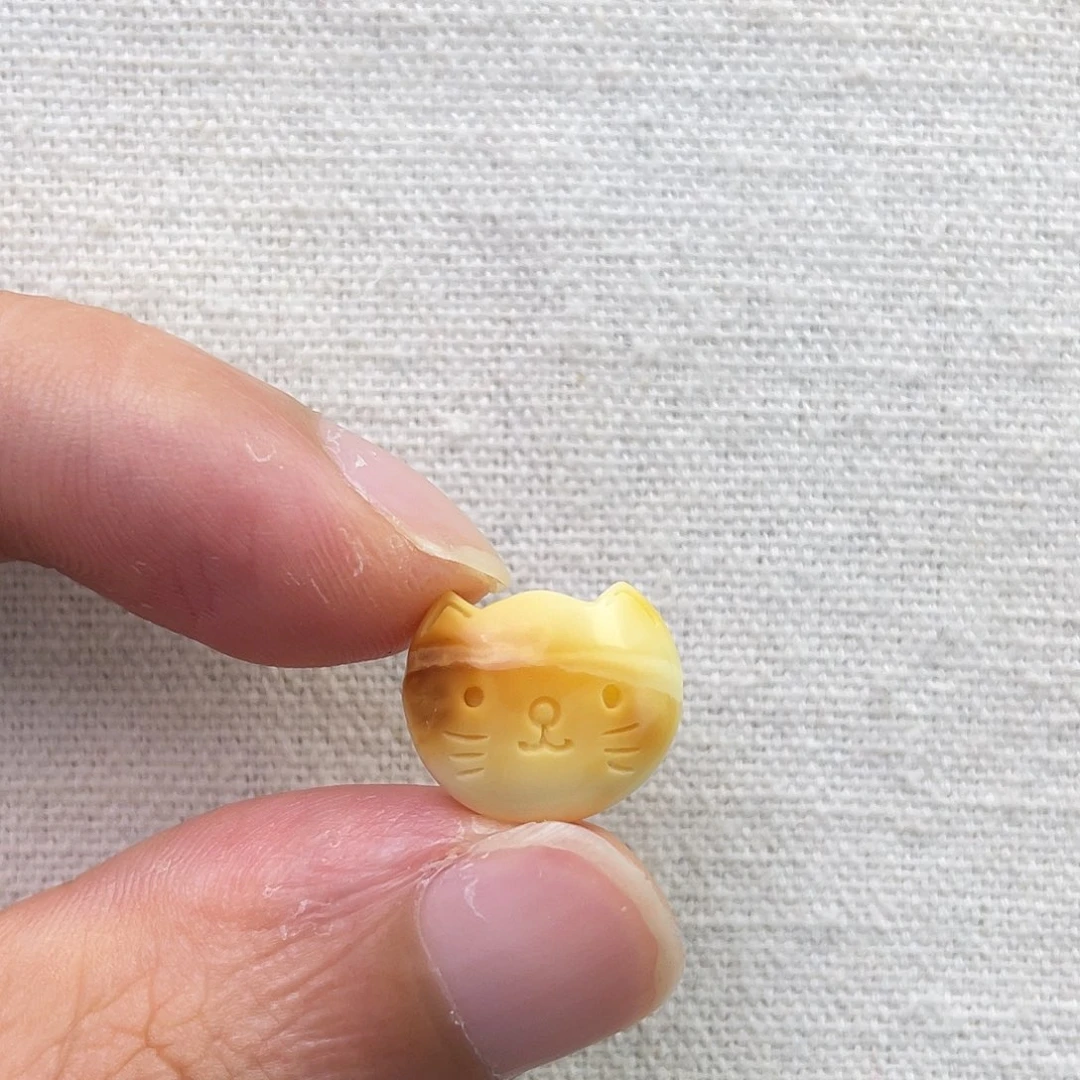 琥珀未镶嵌裸石猫咪