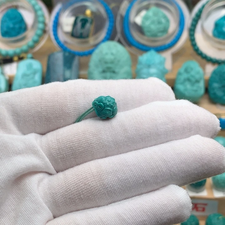 绿松石未镶嵌珠宝奇石