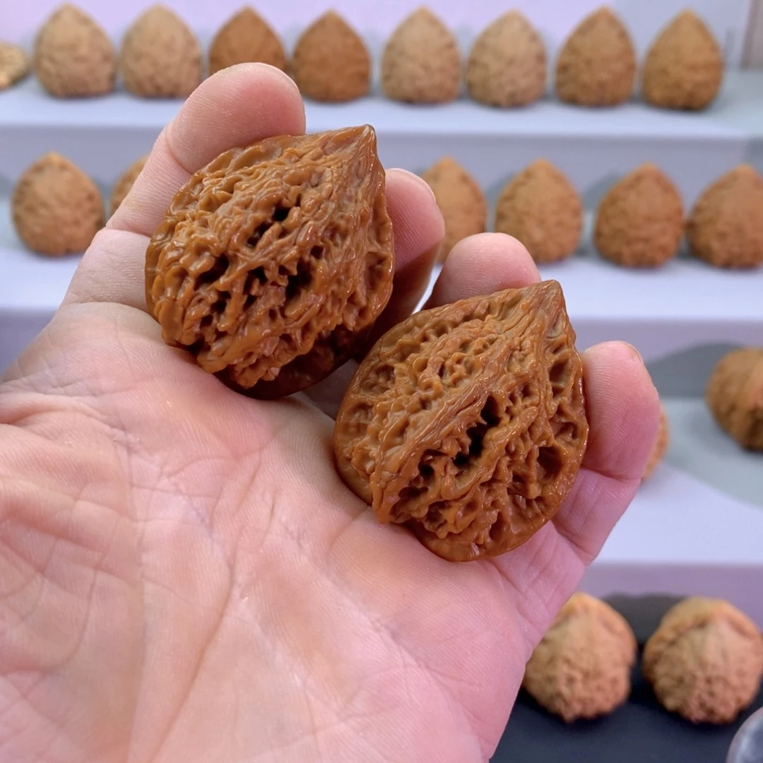 文玩核桃把件36全品赤龙鸡心