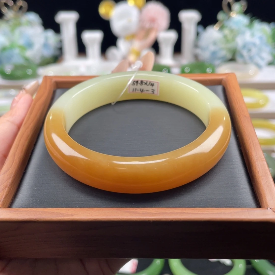 和田玉未镶嵌手镯新疆且末糖白60mm