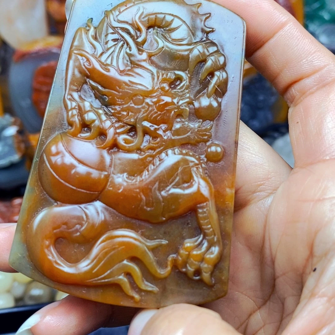 石英质玉（黄龙玉）未镶嵌颈饰