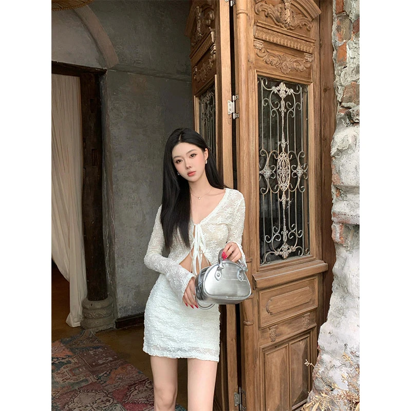 韩版轻熟风辣妹纯欲设计感镂空长袖上衣高腰包臀百搭显瘦短裙套装