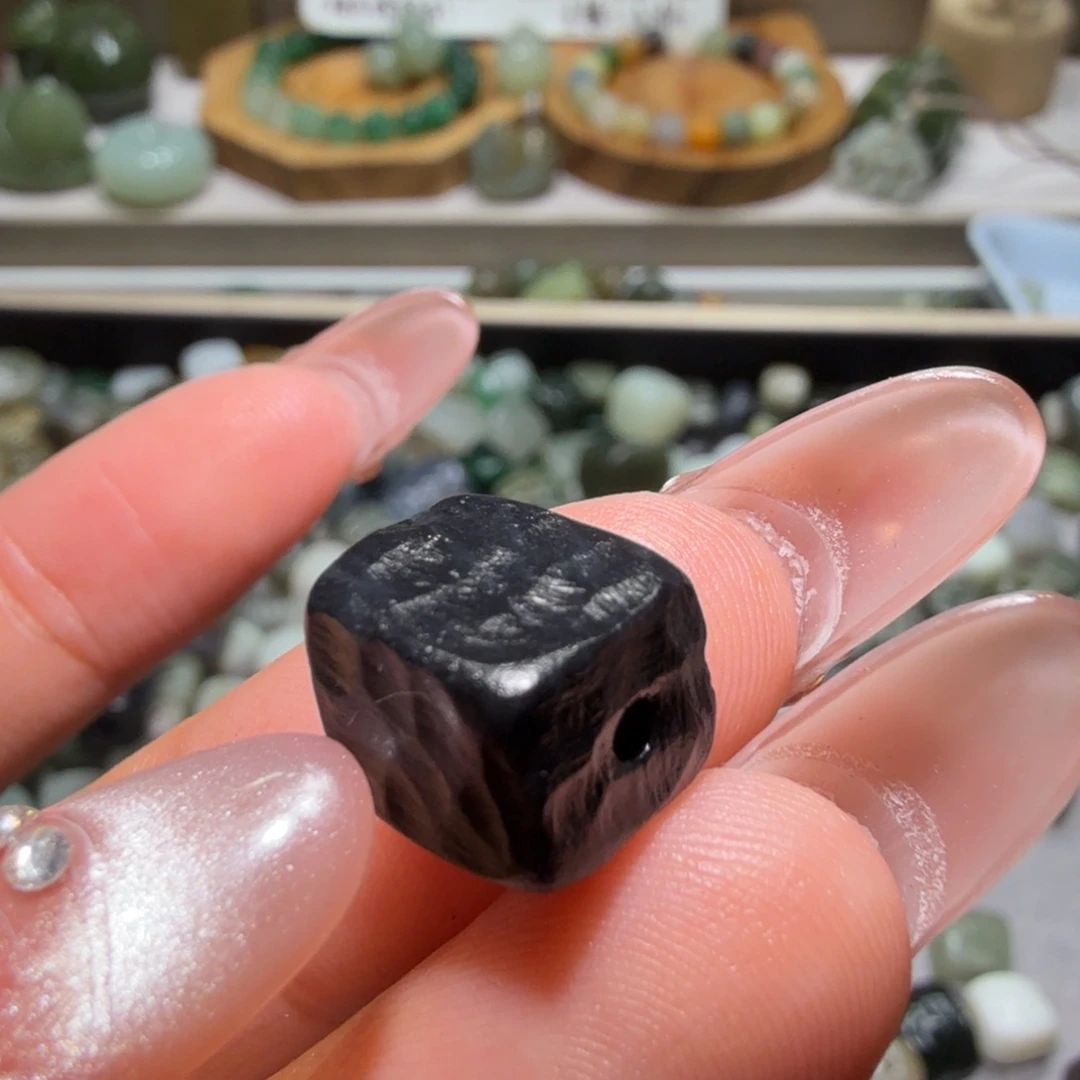 和田玉未镶嵌珠宝奇石