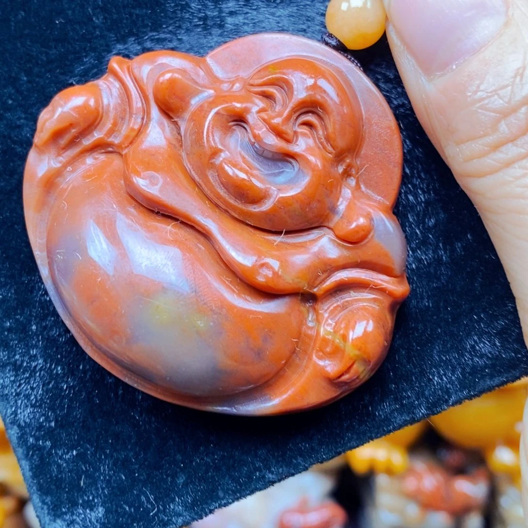 未镶嵌石英质玉（黄龙玉）颈饰