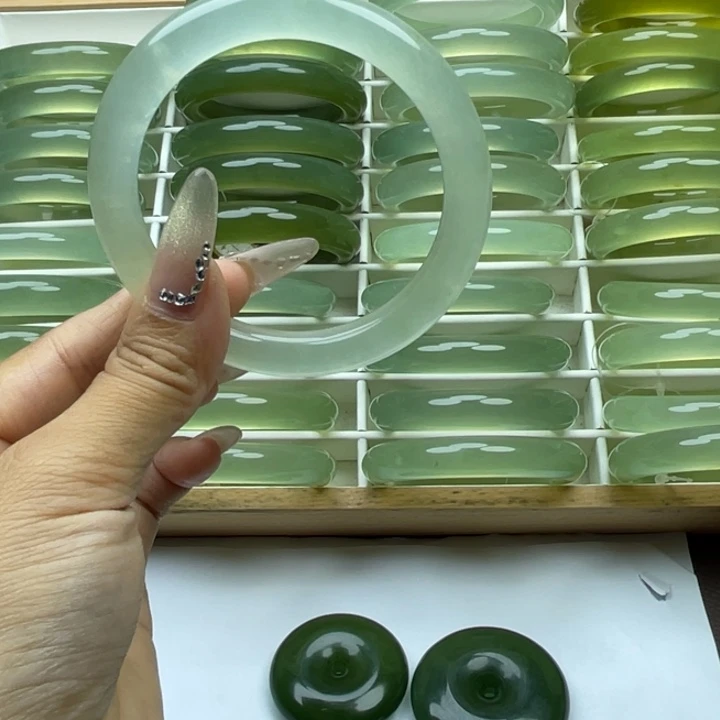 琳***合金蛇纹石玉手镯
