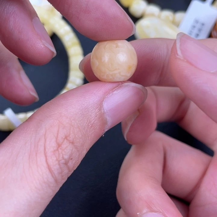 琥珀裸石未镶嵌天然80