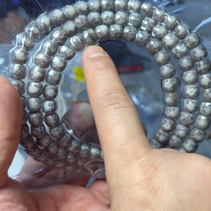 星月菩提手串糯冰石玉9×8左右108颗