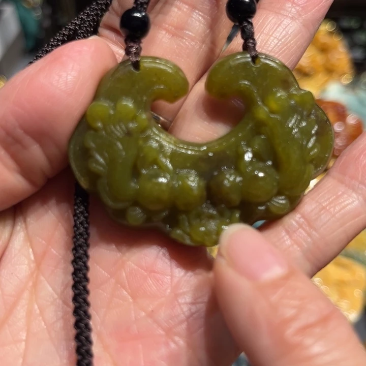 岫玉未镶嵌岫玉吊坠