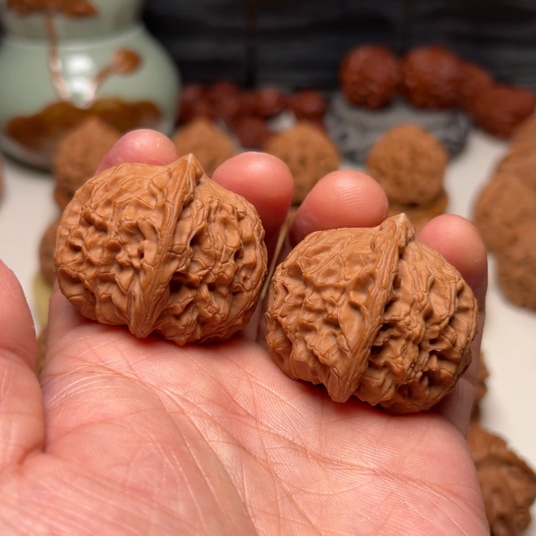 文玩核桃把件42玉枕元宝