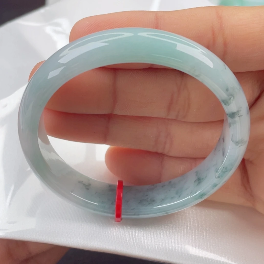 翡翠手镯（贵妃镯）未镶嵌