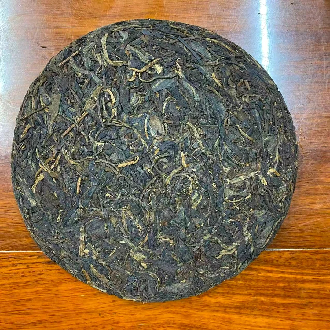 90年代飞台石磨无纸红印青饼 357g/饼普洱茶 生茶 带茶样F1